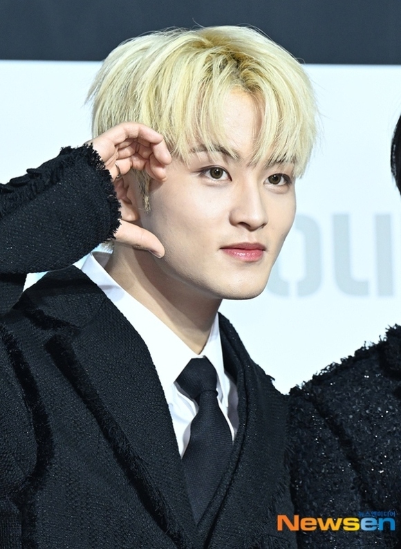 NCT マーク、ソロアルバム発売が来年4月に延期…SMがコメント