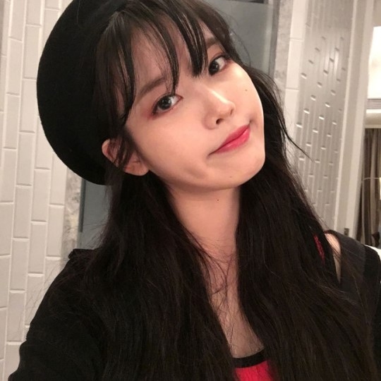 Iu 可愛すぎるロングヘアが話題 久しぶりの変身にファン歓喜 Kstyle