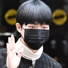 【PHOTO】AKMU イ・チャンヒョク、番組の収録に参加…上品なファッションで登場