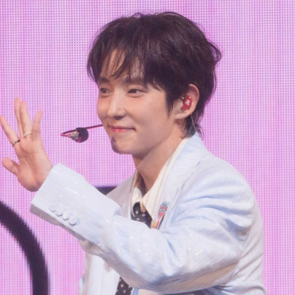 イ・ジュンギ、日本ファンミーティングで涙⋯出演作のOST歌唱からStray Kidsのダンスまで披露