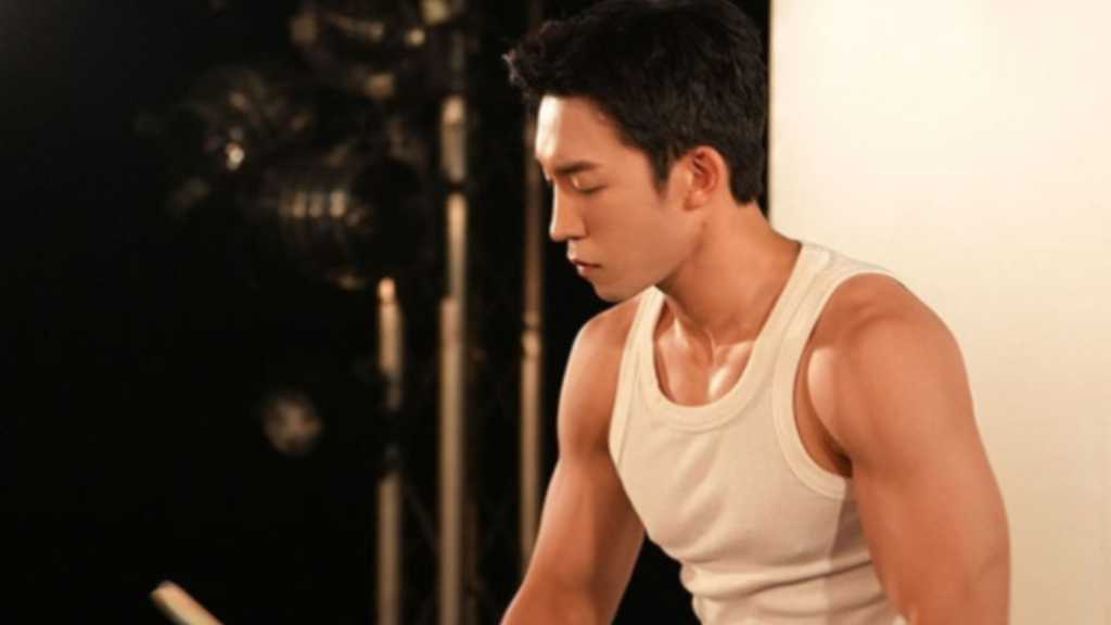 イ・サンイ、日本の流行語やコンビニスナックに挑戦！タンクトップ姿で韓国伝統パフォーマンスも披露