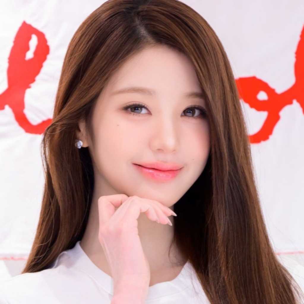 【PHOTO】IVE ウォニョン、アパレルブランド「ROLAROLA」のイベントに出席