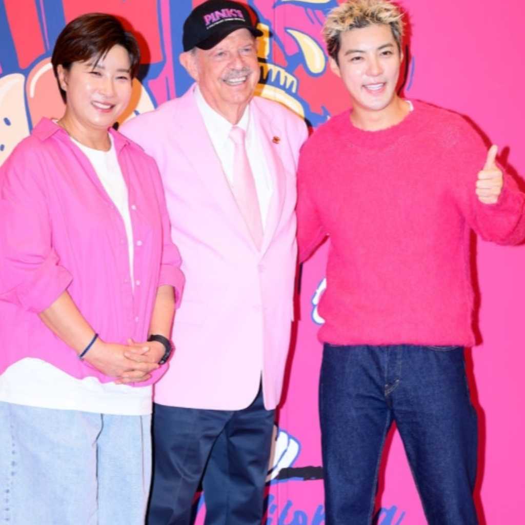 【PHOTO】LAの名物ホットドッグ店が韓国初上陸！KangNam＆パク・セリ「ピンクス・ホットドッグ」のオープンイベントに出席