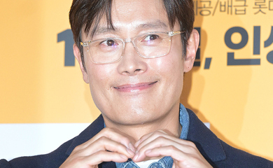 【PHOTO】イ・ビョンホン＆ハ・ジウォン＆チャ・イェリョンら、映画「スイッチ」VIP試写会に出席