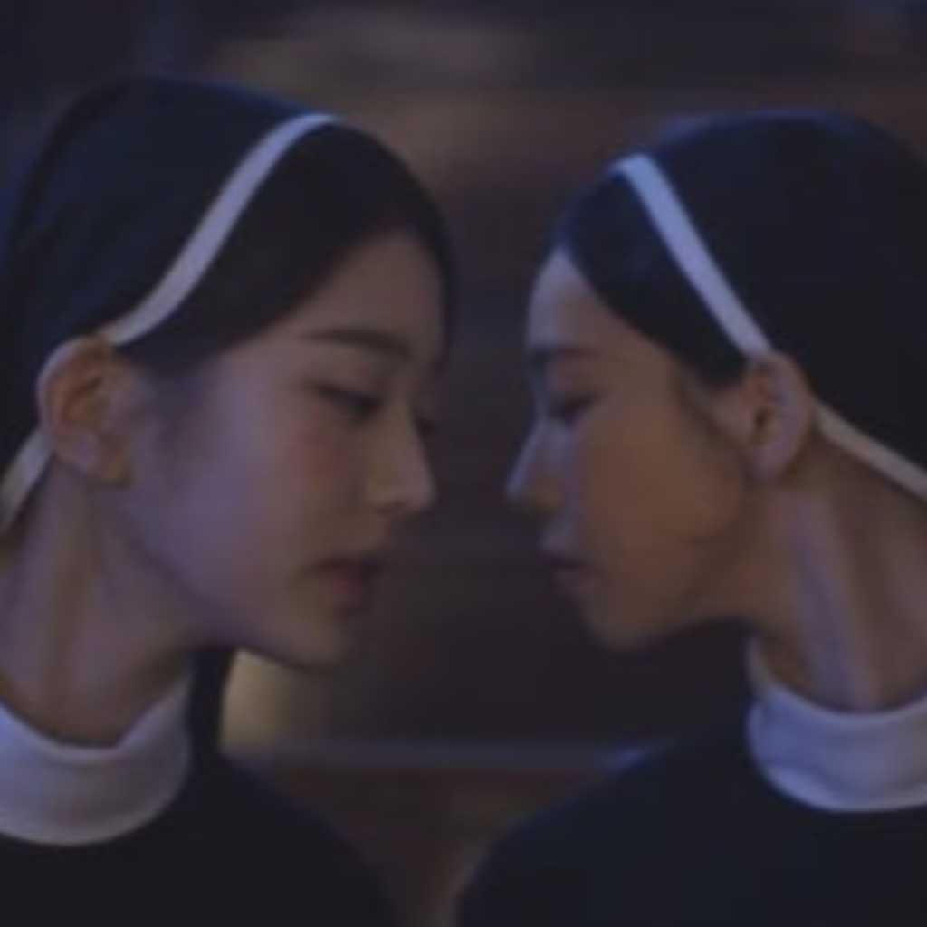 IVE ウォニョン＆aespaのKARINA、美女2人が夢の共演！耳打ちする姿に釘付け（動画あり）