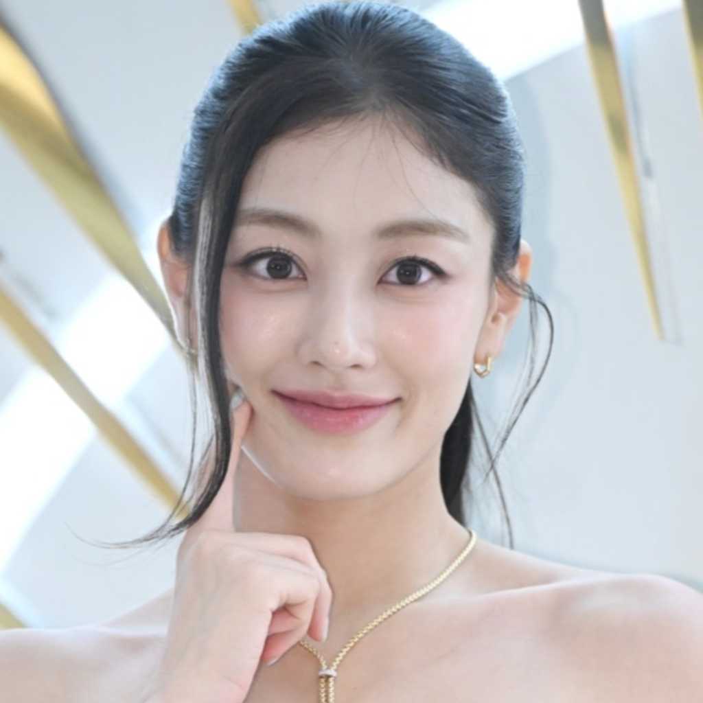 【PHOTO】TWICE ジヒョ＆チョン・ヘイン＆キム・ジウォンら、コスメブランド「THE WHOO」のイベントに出席
