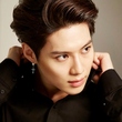 SHINee、化粧品広告の撮影現場ビハインドカットを公開！“男性美溢れるスタイリング”