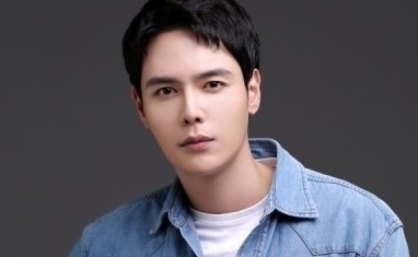 SUPERNOVA ジヒョク、デビュー後初！演劇「7時に会おう」に出演決定…キム・セロムと共演