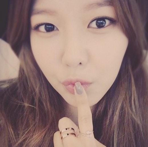 少女時代 スヨン 輝く美貌のセルフショット公開 指輪ホリック Kstyle