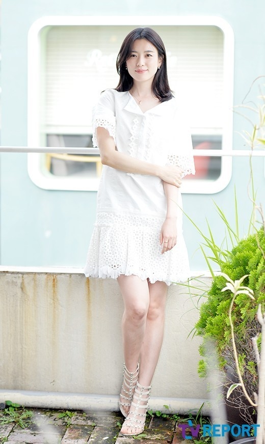 Photo ハン ヒョジュ インタビューで見せた純白の女神の美貌 Kstyle