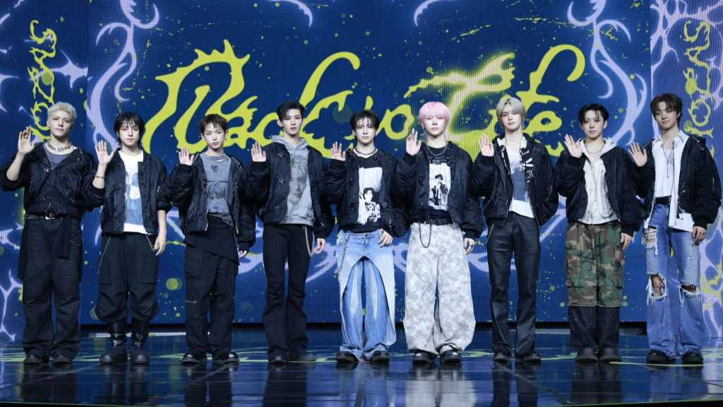 &TEAM、韓国1stミニアルバム「Back to Life」が発売初日にミリオン達成!