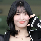 【PHOTO】TWICE モモ、ファッションウィークに出席するためイタリアへ出国(動画あり)