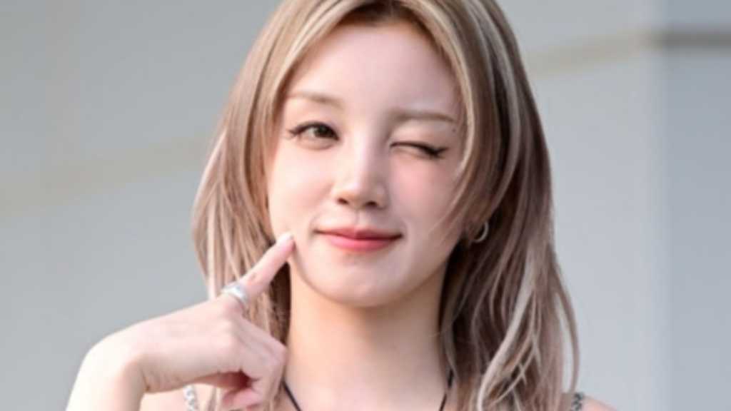 【PHOTO】i-dle ウギ、ラジオ出演のため放送局へ