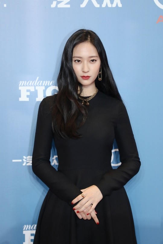 在庫有り お買い得 f(x) クリスタル Krystal Jung 直筆サイン入り写真