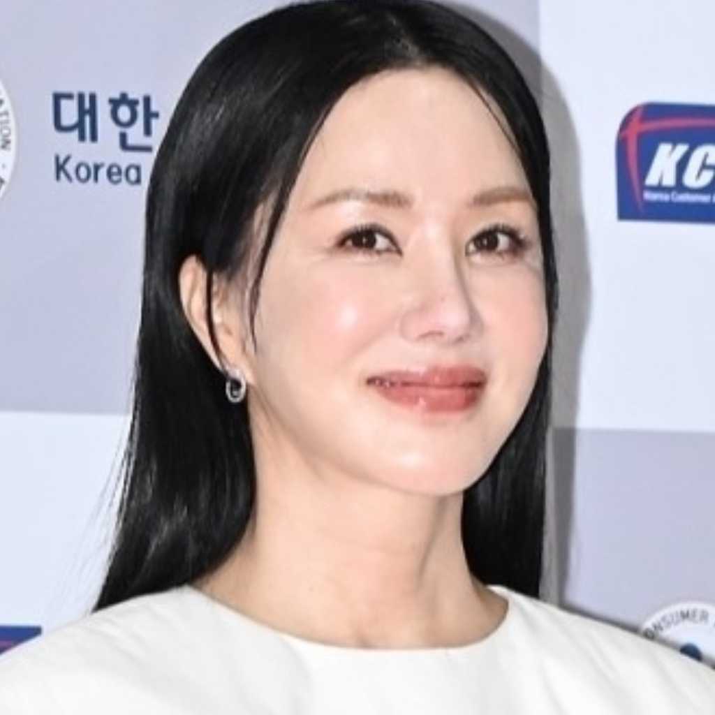 オム・ジョンファ、新ドラマ「宝のような私のスター」への出演を検討中