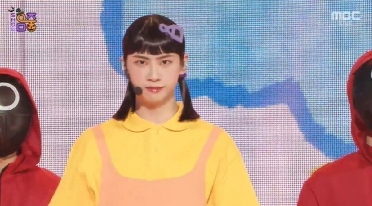 Up10tion イ ジニョク イカゲーム ヨンヒ人形の仮装で登場 音楽中心 のステージが話題に 動画あり Kstyle Up10tion イ ジニョク イカゲーム ヨンヒ人形の仮装で登場 音楽中心 のステージが話題に 動画あり Kstyle