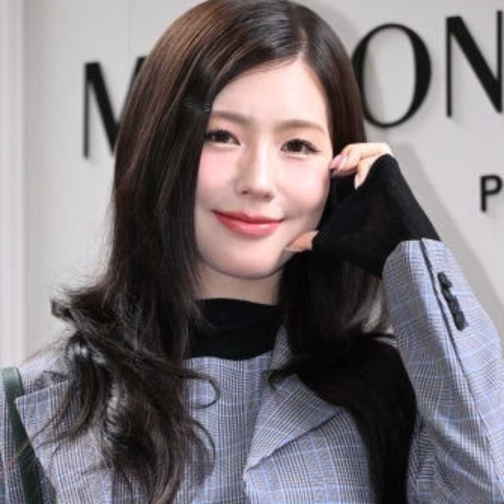 【PHOTO】i-dle ミヨン＆BTOB ソンジェら、ブランド「Maison Kitsune」のイベントに出席