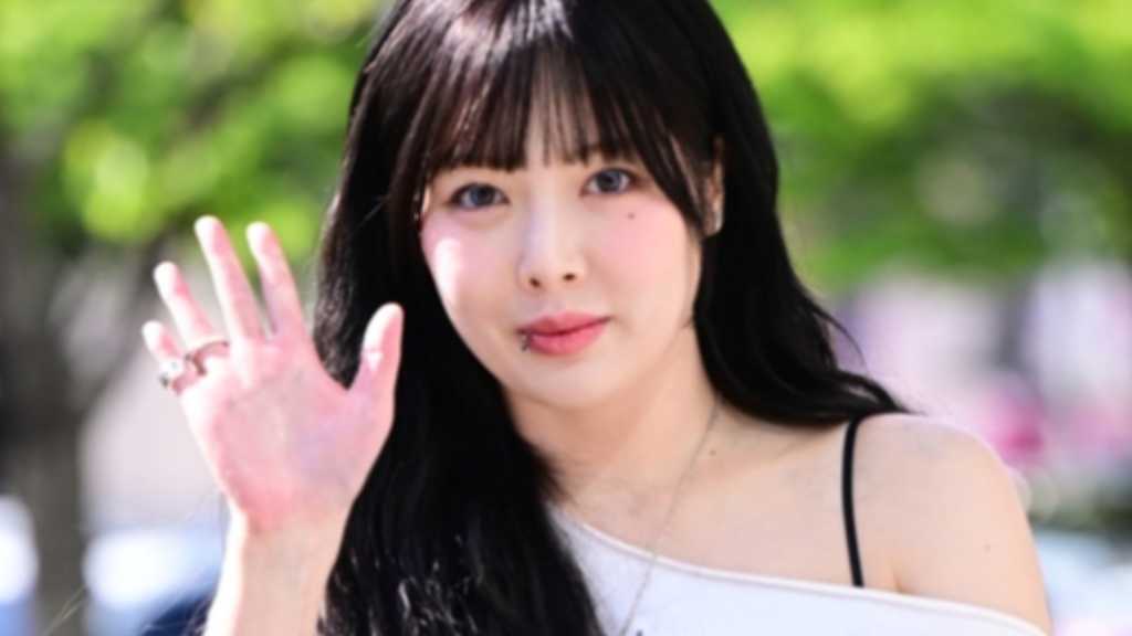 【PHOTO】キム・ヒョナ「2時脱出Cultwo Show」出演のため放送局へ
