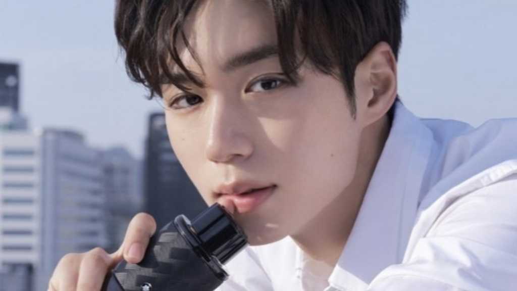 ALPHA DRIVE ONE キム・ジュンソ、再デビューから2ヶ月で初の個人グラビア…愛用する香水のモデルに（動画あり）