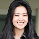 【PHOTO】キム・テリ、ファッションウィークに参加するためイタリアへ出国…キュートなハートポーズ（動画あり）