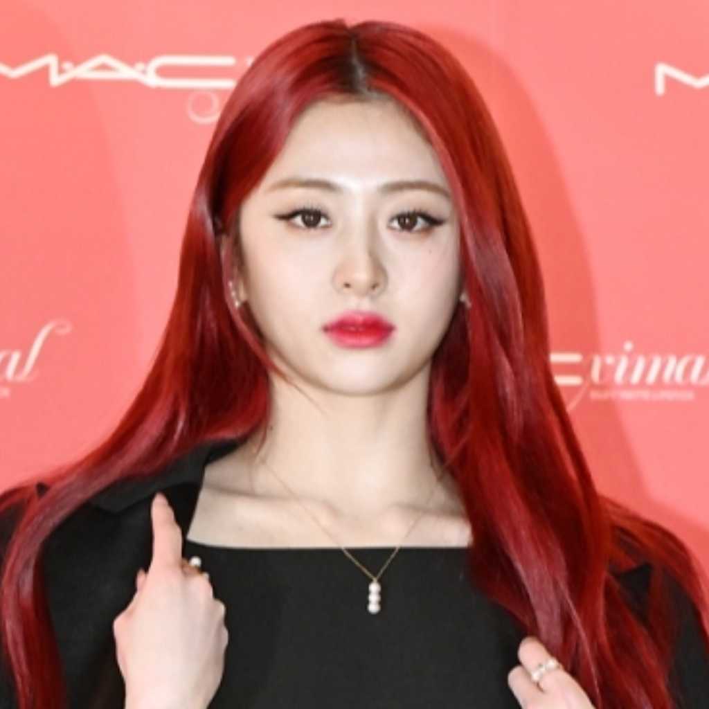 LE SSERAFIM ホ・ユンジン、未来が見えず不安に…涙で心境明かす「今度は私たちがファンを守る」