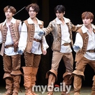 【PHOTO】ZE:A ヒョンシク＆B1A4 サンドゥル＆シヌゥら、ミュージカル「三銃士」プレスコールに出席