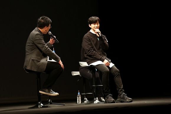 【REPORT】2PM ジュノ、全国ソロツアー「冬の少年」ディレイビューイングの会場に登場！サプライズ発表＆アカペラ披露も - Kstyle