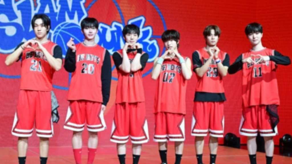 【PHOTO】BE BOYS、ユニフォーム姿で登場！1stシングル「BE:2」発売記念ショーケースを開催