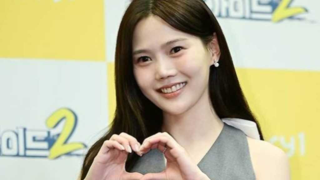 OH MY GIRLヒョジョン、メンバー2人が契約終了も「私たちは変わらず一緒」