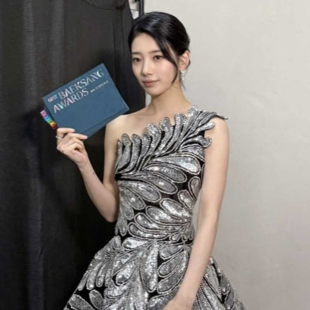 ペ・スジ「百想芸術大賞」MC10周年！美しいドレス姿で魅力をアピール