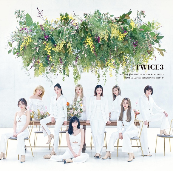 TWICE、日本ベストアルバム第3弾「#TWICE3」9月16日にリリース決定！ジャケットイメージ公開が早くも話題に - Kstyle