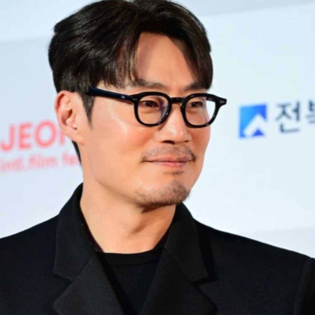 【PHOTO】イ・ヒジュン＆キム・シンロクら「第26回全州国際映画祭」レッドカーペットに登場