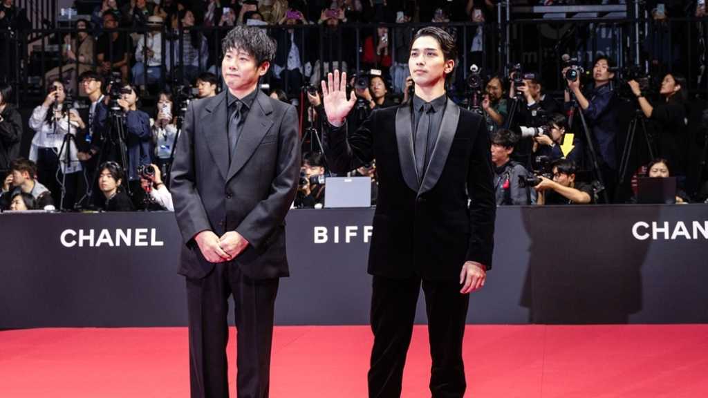 横浜流星が「釜山国際映画祭」レッドカーペットに初登場!会場からは大歓声