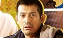 オ・ジホ主演映画「怪しい隣人」待望のメインポスターを公開…オ・ジホの“ヨレヨレ男子”ぶりに注目！