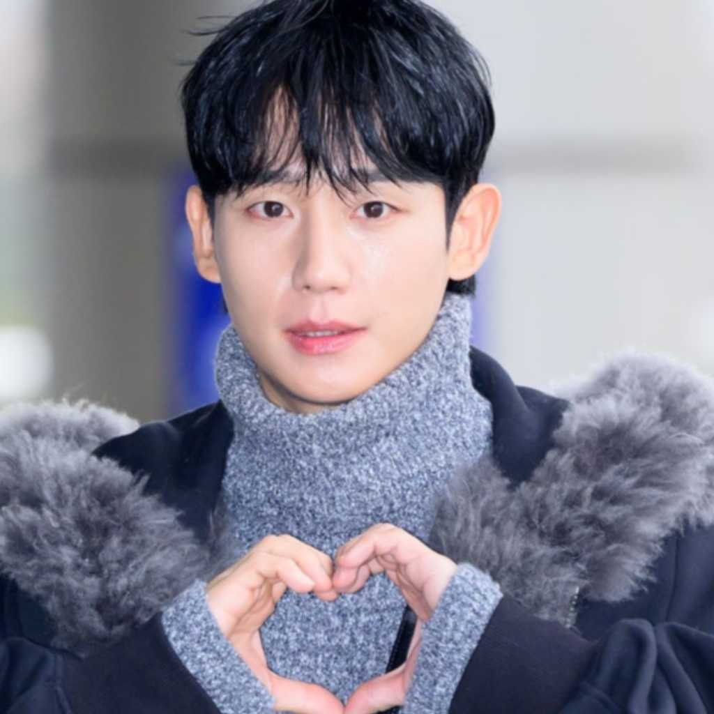 【PHOTO】チョン・ヘイン、海外スケジュールのため出国…溢れるオーラ