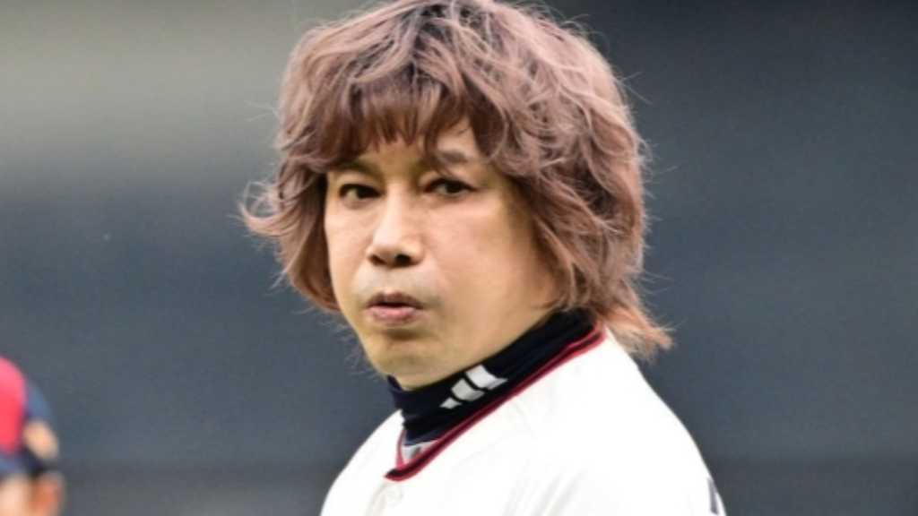 【PHOTO】歌手キム・ジャンフン、始球式に登場…美しい投球フォーム