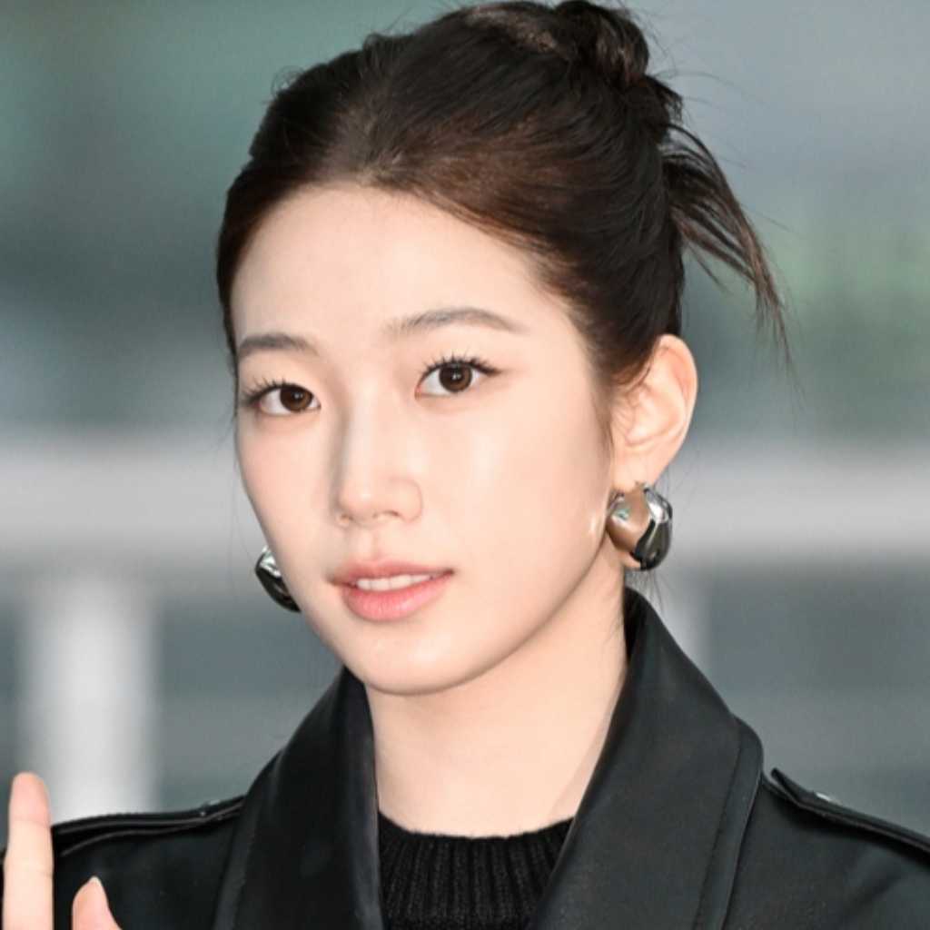 【PHOTO】LE SSERAFIM カズハ、海外スケジュールのためアメリカへ出国（動画あり）