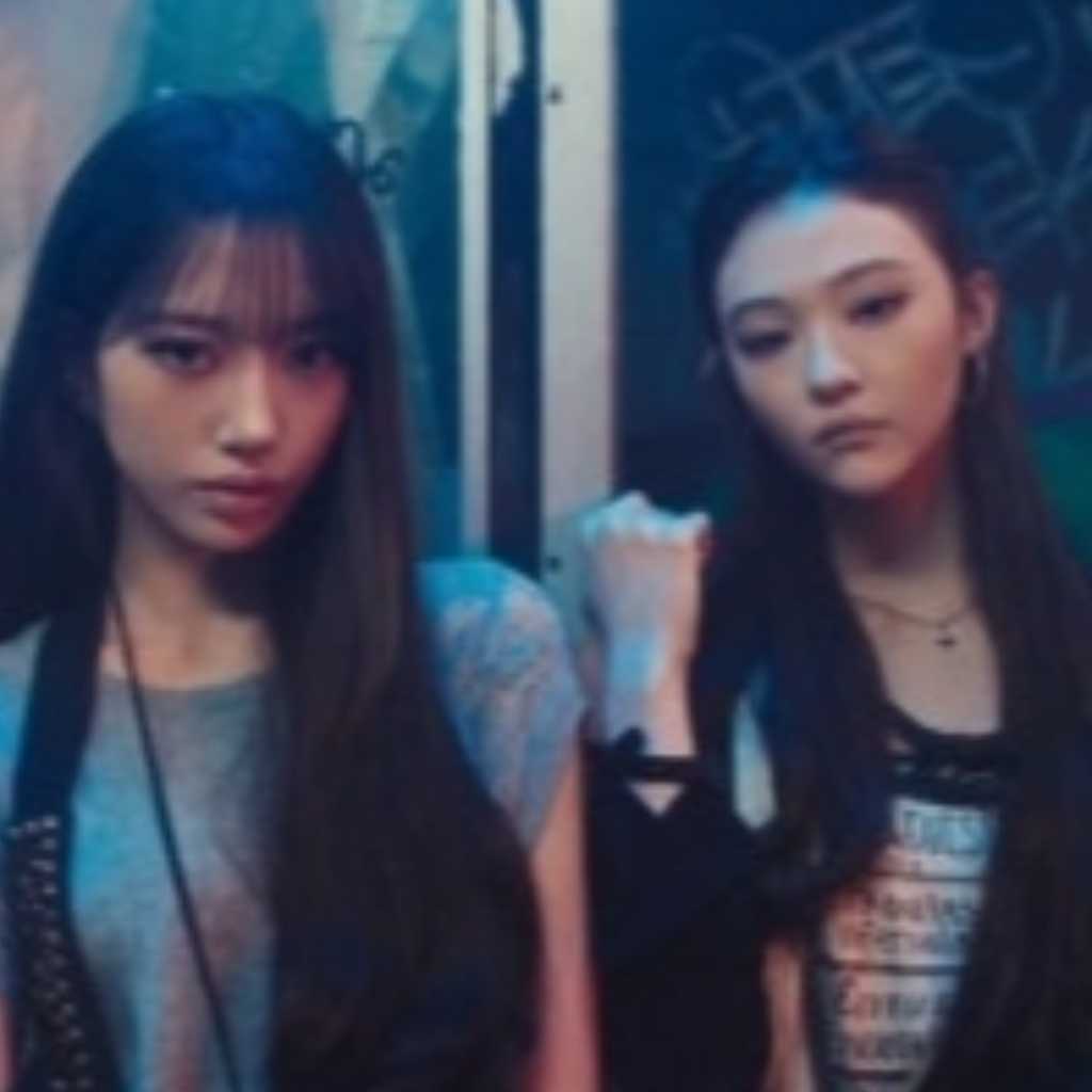 MEOVV、タイトル曲「GO HARD」MV公開…目が離せないパフォーマンスを披露