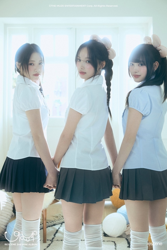 RESCENEのWONI、LIV、MINAMI、2ndミニアルバム「Glow Up