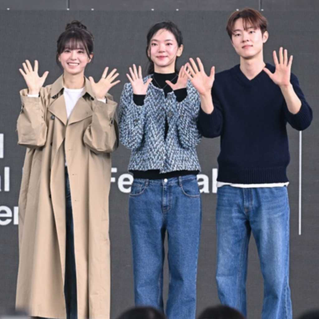 【PHOTO】チョン・ソヨン＆キム・ドンフィ＆シム・スビン「第31回釜山国際映画祭」オープントークに出席に出席