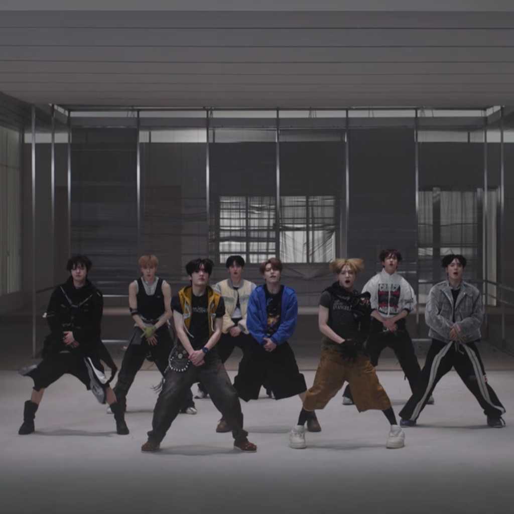 ALPHA DRIVE ONE、デビュー曲「FREAK ALARM」MV公開！エネルギー溢れるパフォーマンスに注目