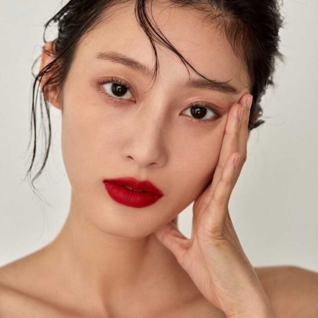 日本でのメディア出演経験も！モデルのマリ、YG傘下のKPLUSと専属契約を締結