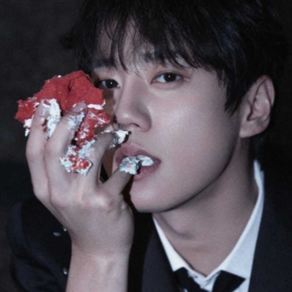 イ・ジュニョン「Bold Page」創刊号のカバーに抜擢“今最も注目を集める俳優”（動画あり）