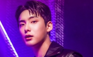 “除隊”A․C․E ジュン、本名のパク・ジュンヒで活動へ…ミュージカル「We Will Rock You」に出演決定