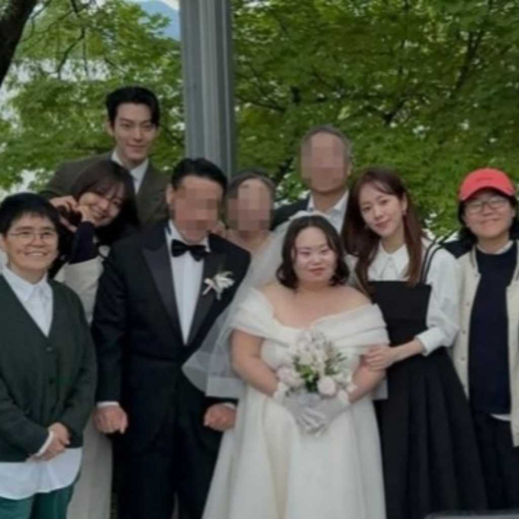 「私たちのブルース」出演者が集結！ダウン症の芸術家チョン・ウネの結婚を祝福…豪華な記念ショット