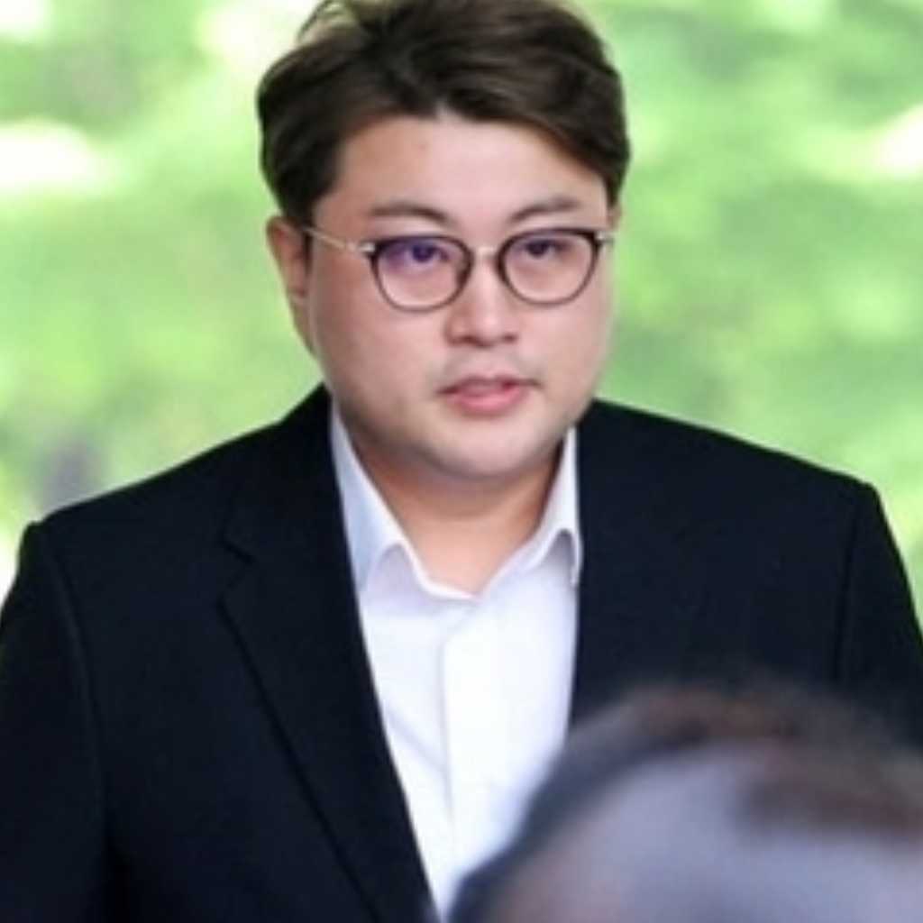 現役歌手キム・ホジュン、刑務所に移送…懲役2年6ヶ月の実刑