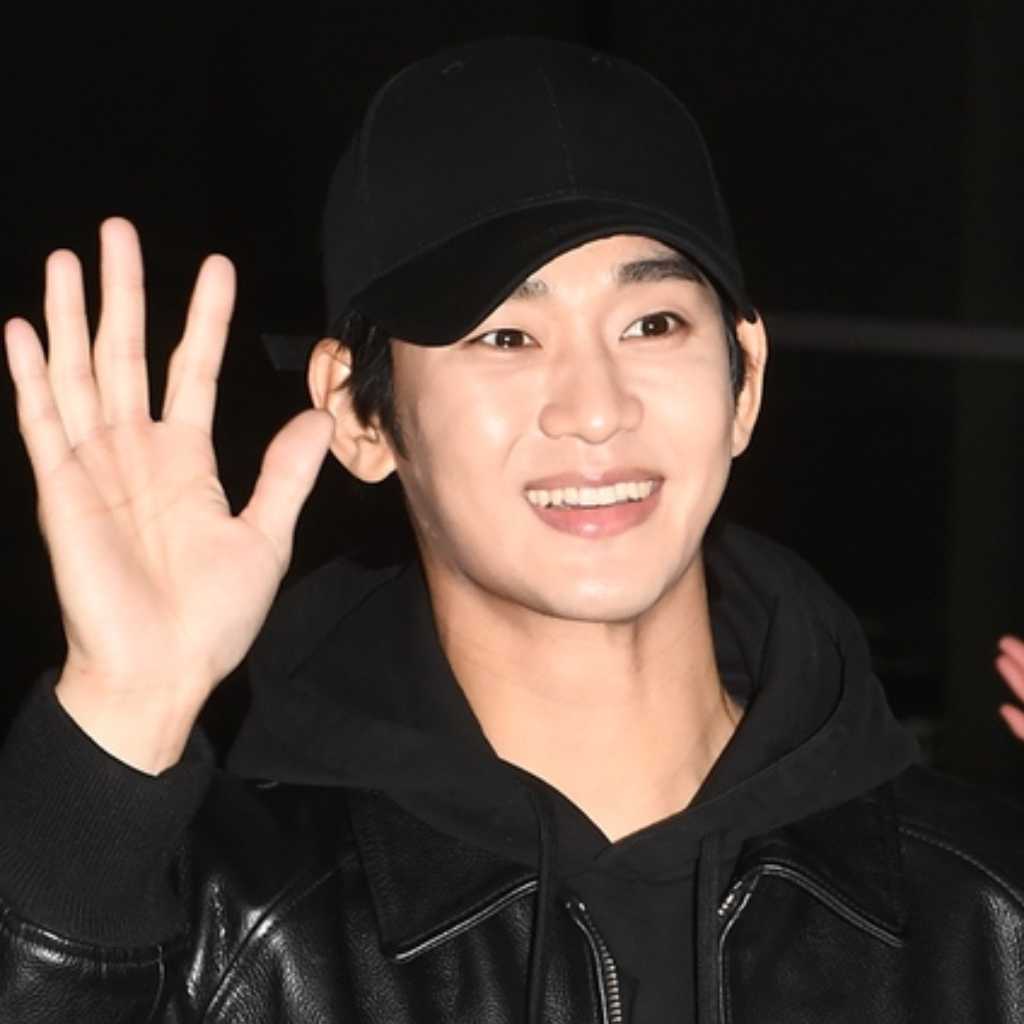 【PHOTO】キム・スヒョン「2024 Asia Artist Awards」のためタイへ出国(動画あり)