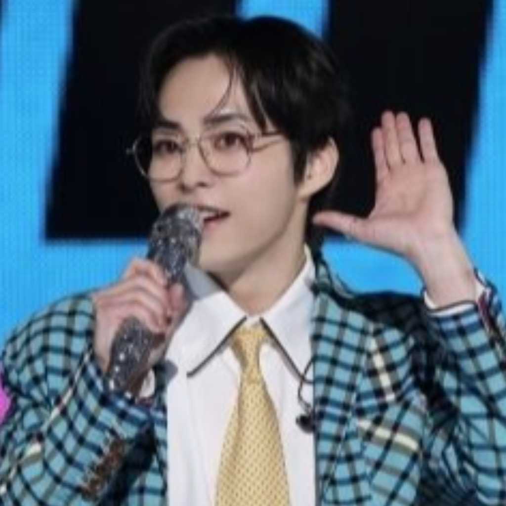 EXO シウミン、韓国で初のソロファンコンサート開幕！ベクヒョン&チェンがサプライズ登場