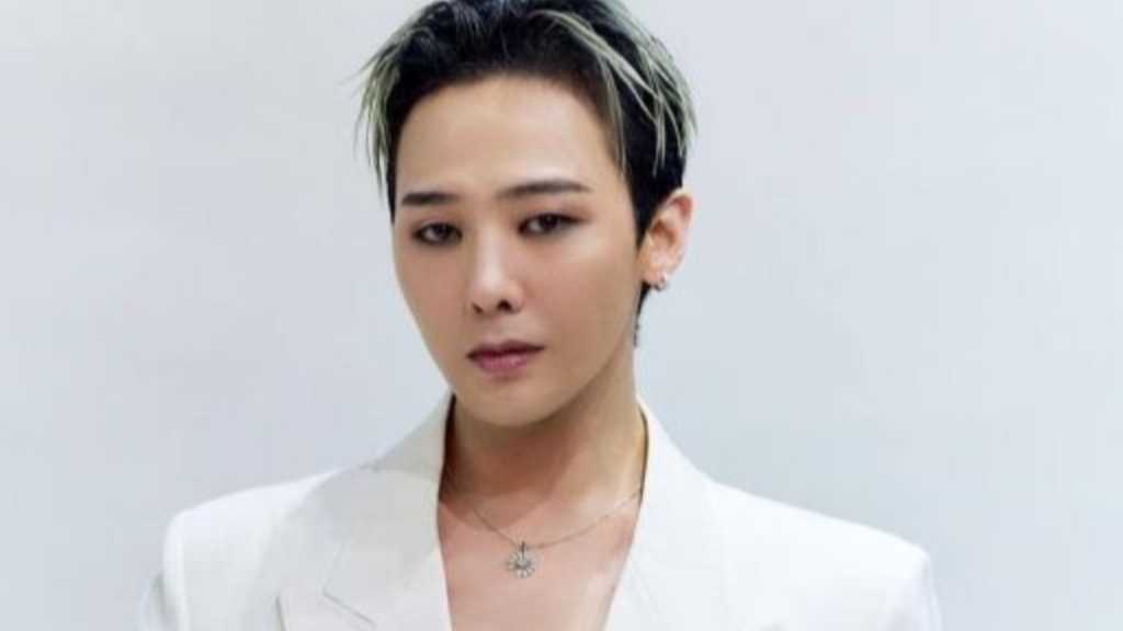 G-DRAGON「2025 DAP Awards」で今年を象徴する人物に選定！“彼の音楽は永遠を期待させる”