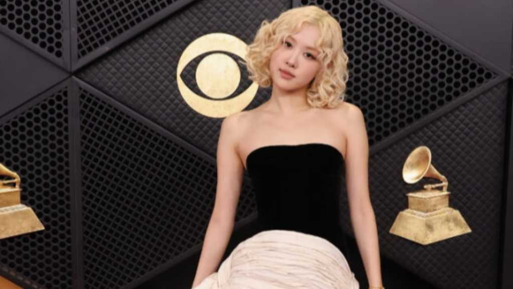 BLACKPINK ロゼ「グラミー賞」でのブラックドレス姿が話題に！優雅な魅力をアピール